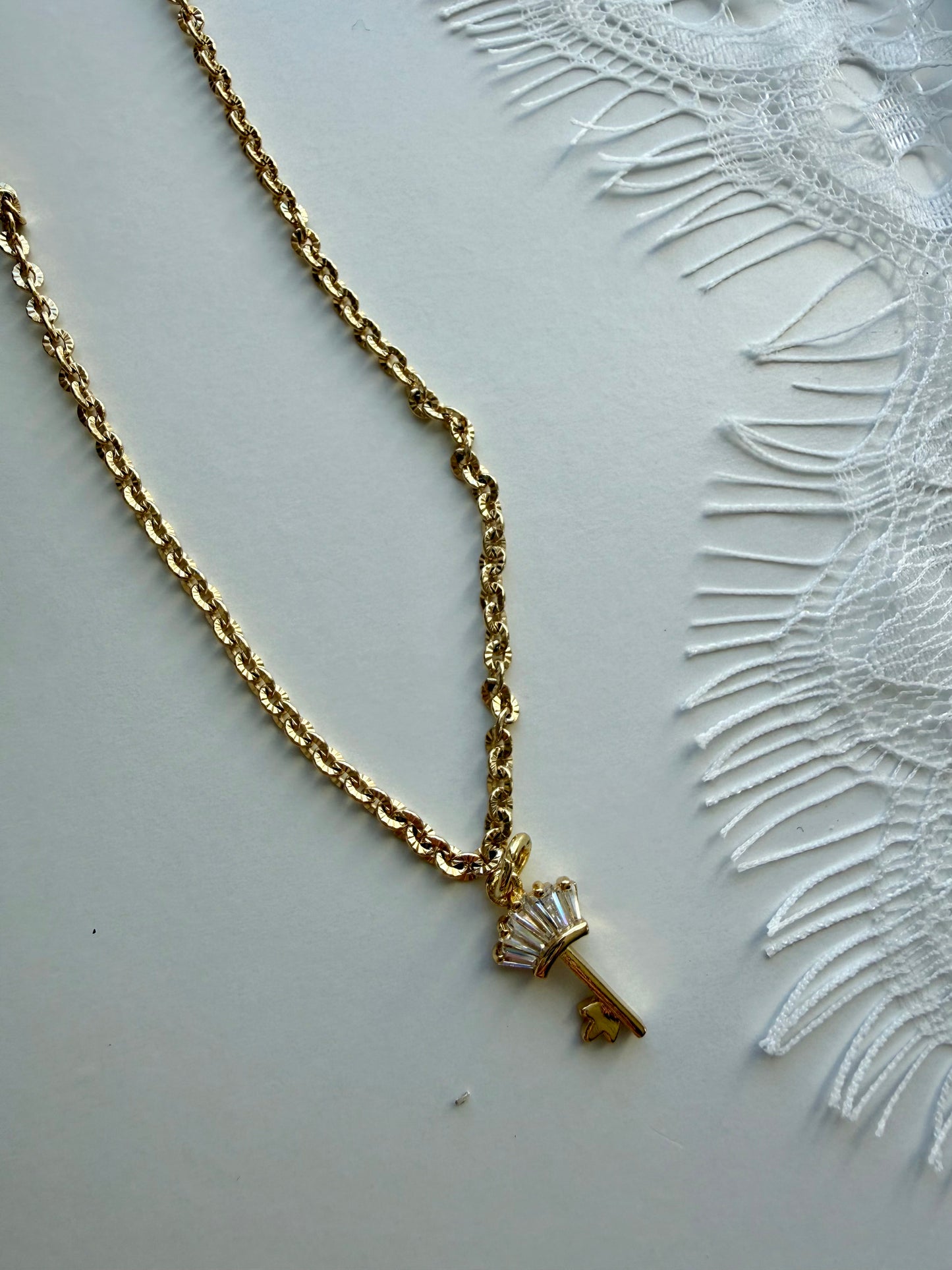 The Queen's Choice Necklace - The Ravenhood®