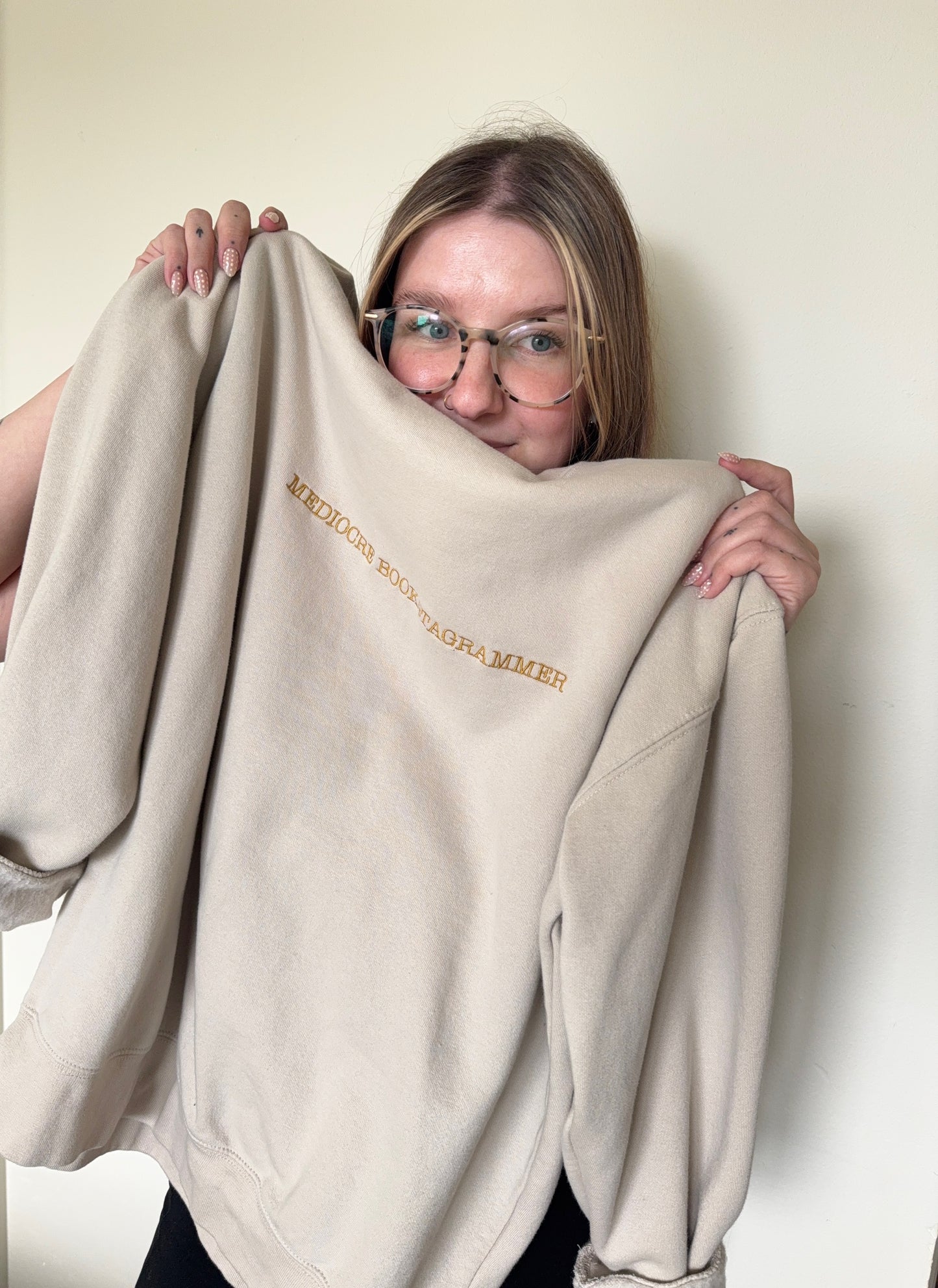 Mediocre Bookstagrammer Luxe Beige Crew