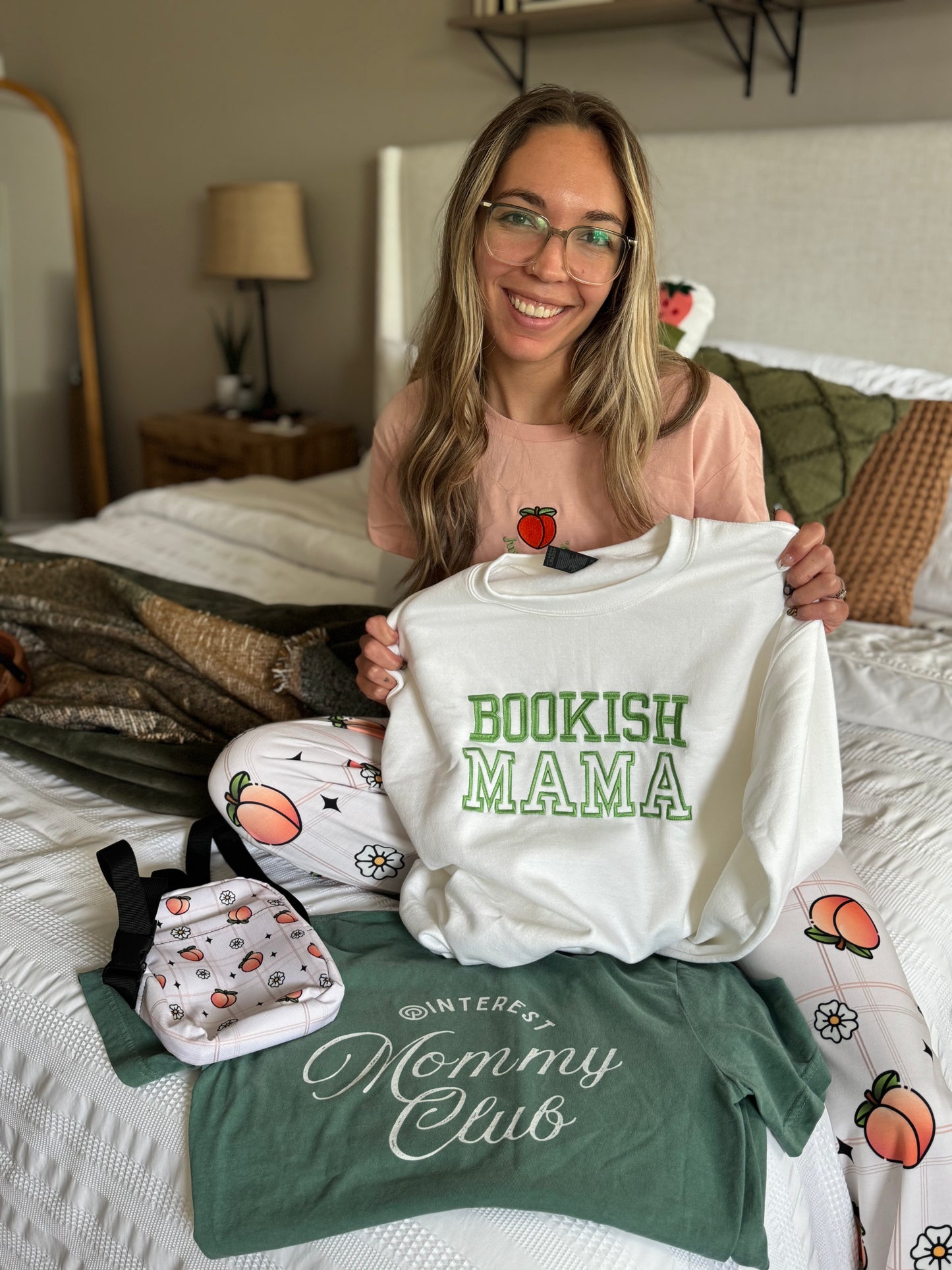 Bookish Mama Embroidered Crew