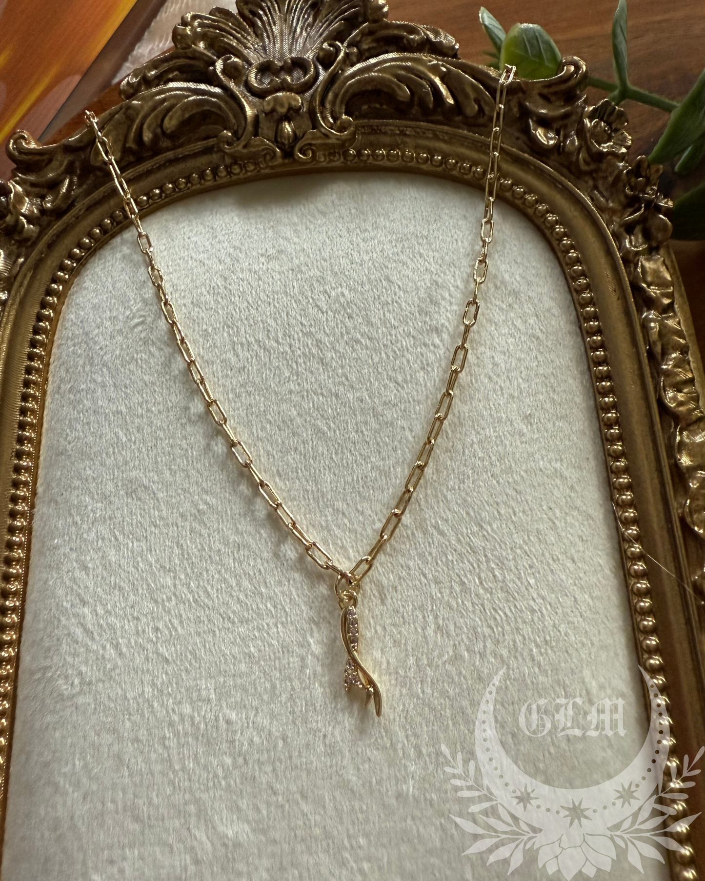Auren's Ribbons Plated Prisoner Necklace