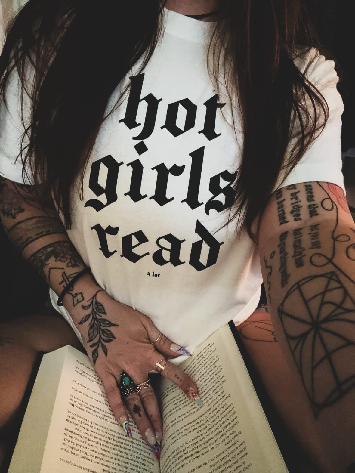 HOT GIRLS READ (a lot) Boxy Tee